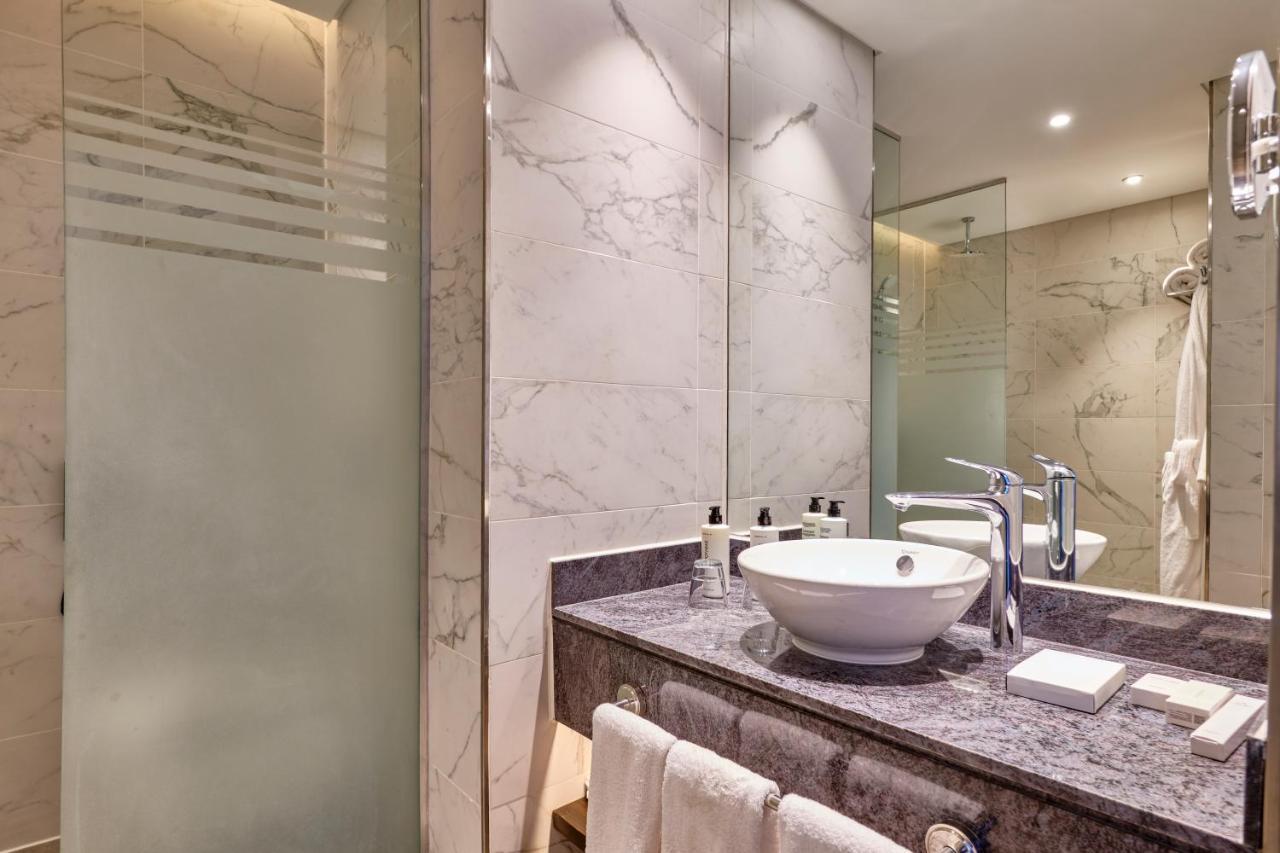 Crowne Plaza - West Cairo Arkan By Ihg 6th of October City Esterno foto Bathroom
