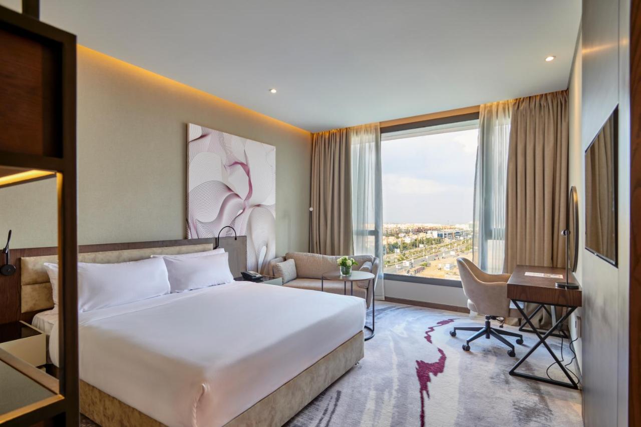 Crowne Plaza - West Cairo Arkan By Ihg 6th of October City Esterno foto Deluxe room