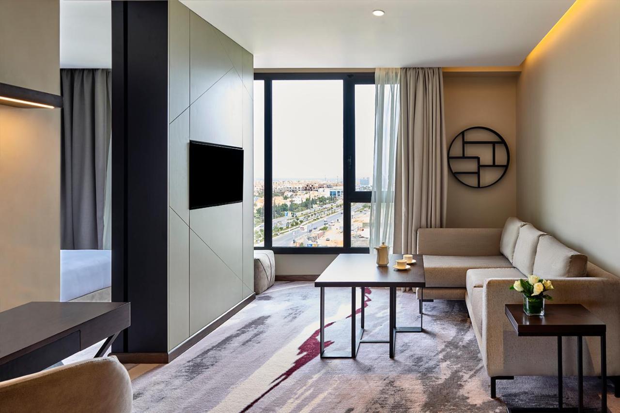 Crowne Plaza - West Cairo Arkan By Ihg 6th of October City Esterno foto A suite at the hotel