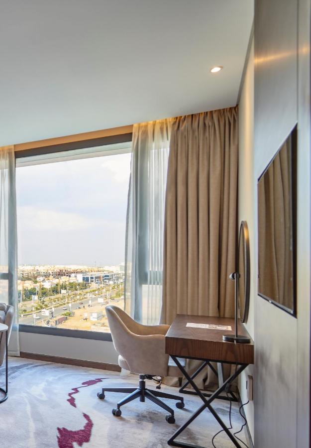 Crowne Plaza - West Cairo Arkan By Ihg 6th of October City Esterno foto A room at the hotel