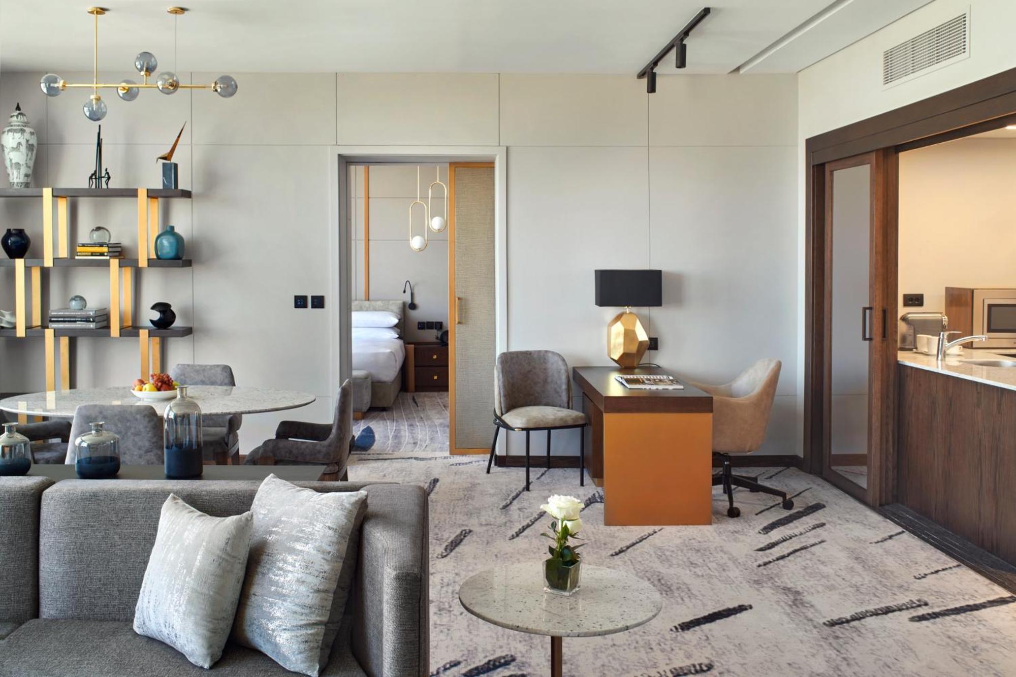 Crowne Plaza - West Cairo Arkan By Ihg 6th of October City Esterno foto A suite at the hotel