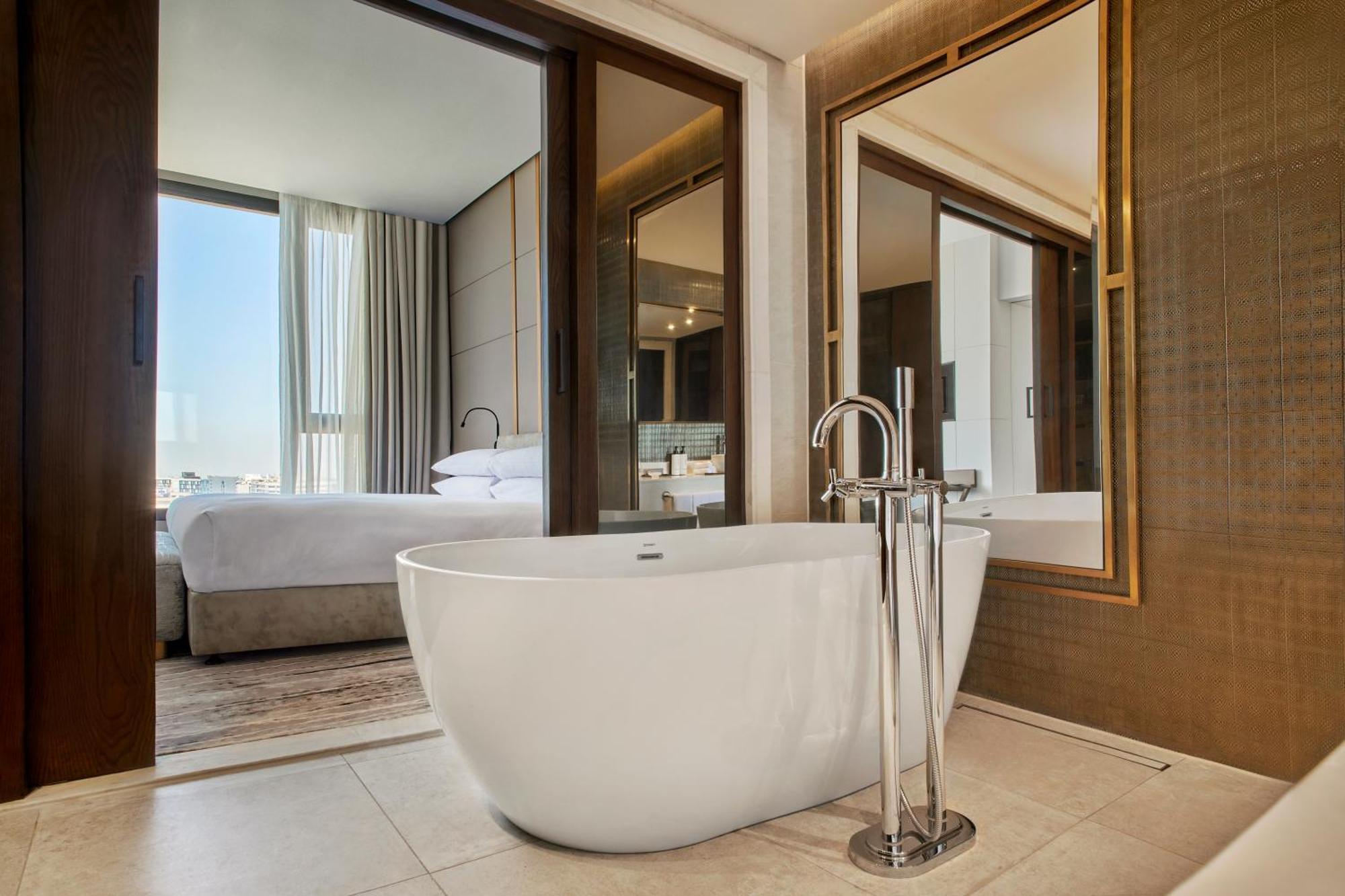 Crowne Plaza - West Cairo Arkan By Ihg 6th of October City Esterno foto Bathroom